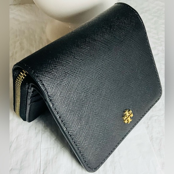 Tory Burch Black Leather Wallet with Gold Logo - Picture 4 of 4